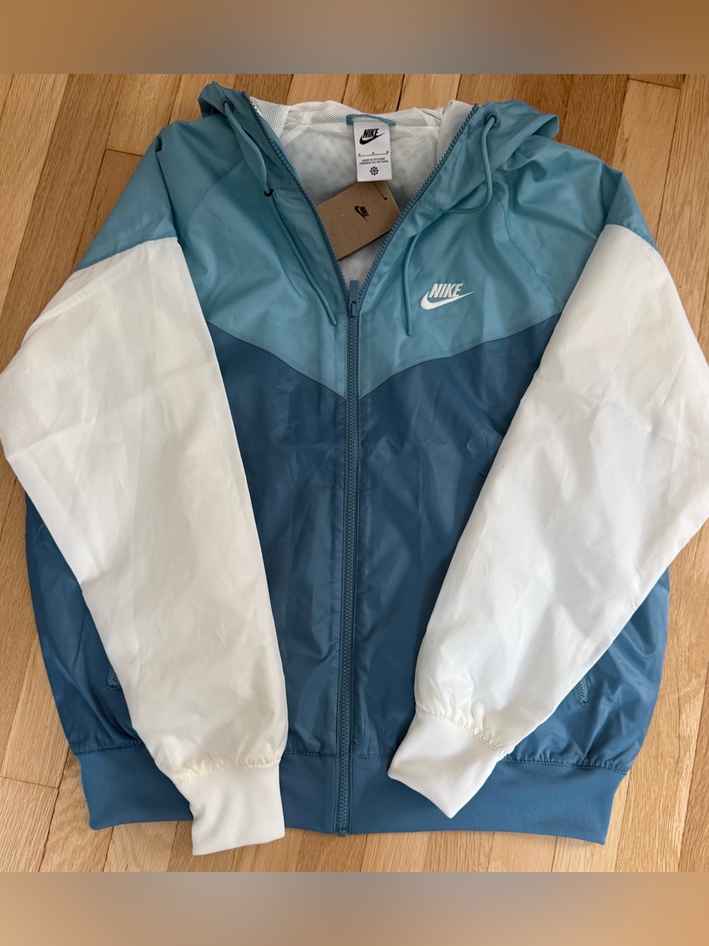 Nike Adult Medium Classic “The Windrunner” Hooded Jacket - NEW W/ TAGS - Picture 7 of 16